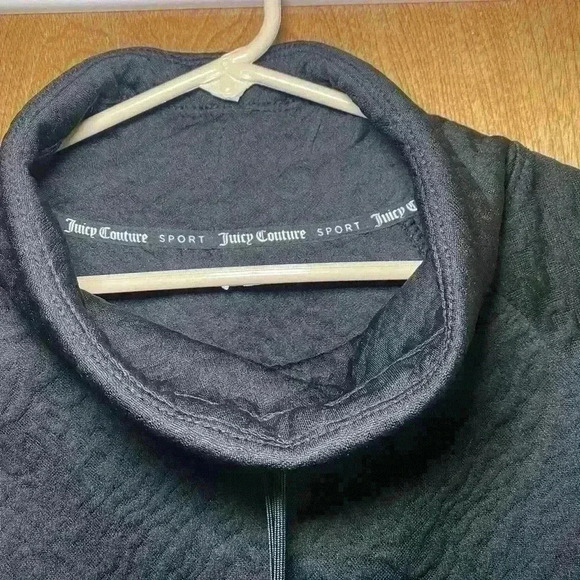 Juicy Couture Sport Black Textured Cropped Sweatshirt Funnel Collar Size Medium - Picture 4 of 12